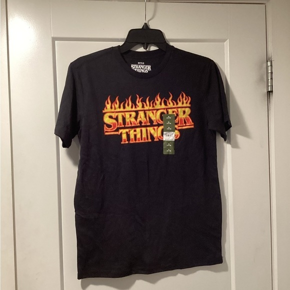 NWT Netflix Stranger Things Size XL T Shirt - Picture 1 of 3